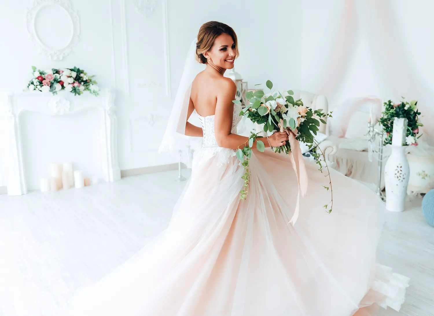 schöne Braut in einem Brautkleid
